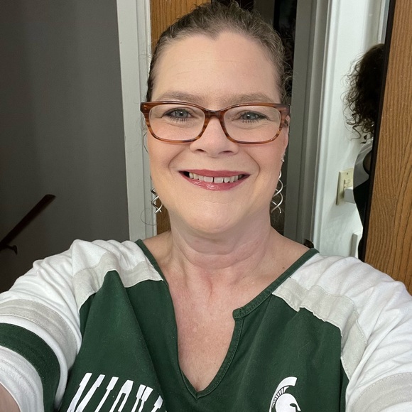 Meet your Posher, Nikkie - Picture 1 of 1